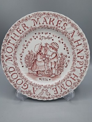 Royal Crownford Norma Sherman, Staffordshire, ''A Good Mother Makes A Happy Home''