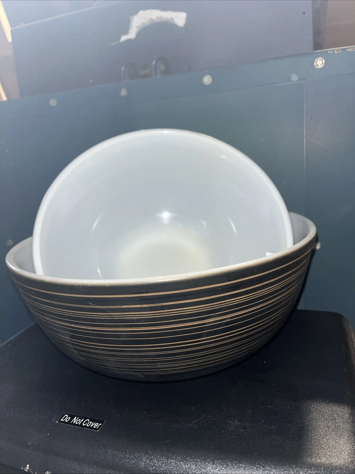 Pyrex Glass Mixing Bowls 4QT. And 2.5QT. 1960s Vintage Made In The U.S.A