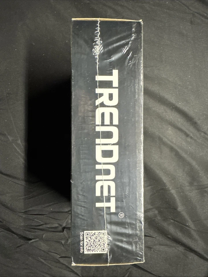 TRENDnet 8-Port 10g Ethernet Switch Unmanaged - Image 2 of 4