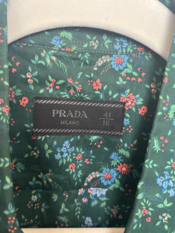Camisa abotonada manga larga para hombre PRADA, verde con hermoso patrón floral Foto 3 de 4