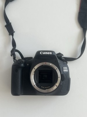 Canon EOS 600D (Rebel T3i)   18 MP DSLR-Kamera, schwenkbares Display, Body Only