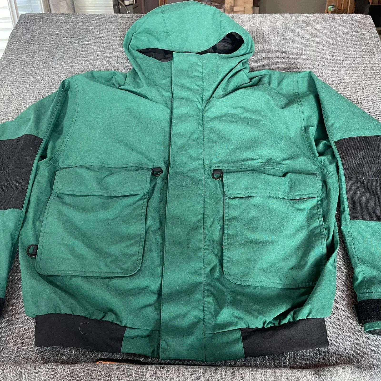 Vintage Cabela’s Men’s Size L Wading GORE-TEX Fly Fishing Hooded Shell Jacket
Opens in a new window