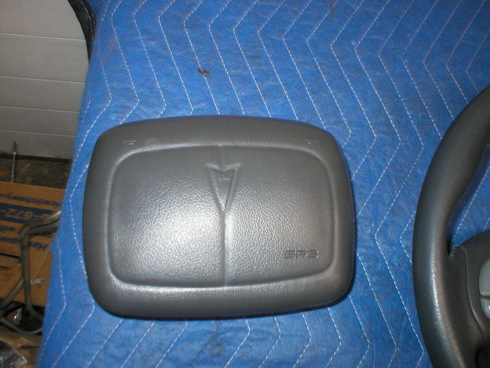 FIREBIRD TA 1993-97 VOLANTE CUERO GRIS + RADIO CONTROLES + BOCINA GM Foto 2 de 4