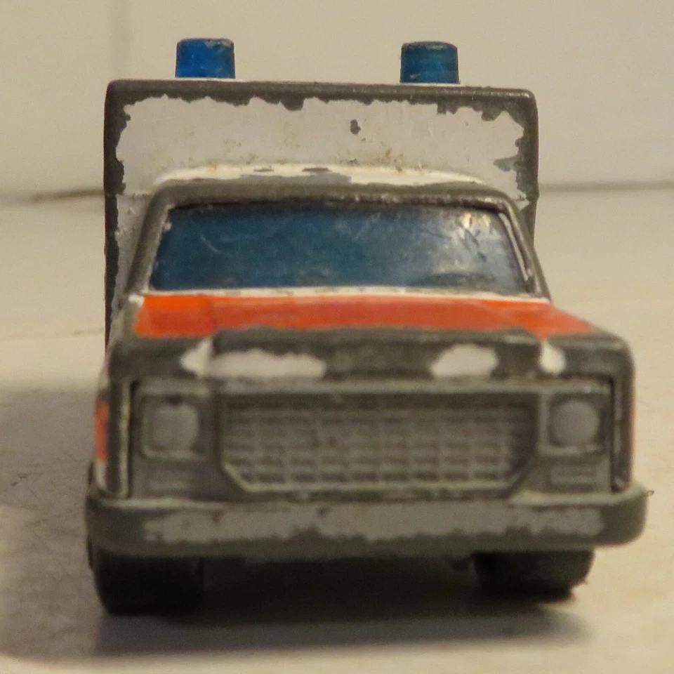 Matchbox Ambulance 1977 Diecast 911 Paramedics Orange White E11 Vintage Mis Door - Image 4 of 4