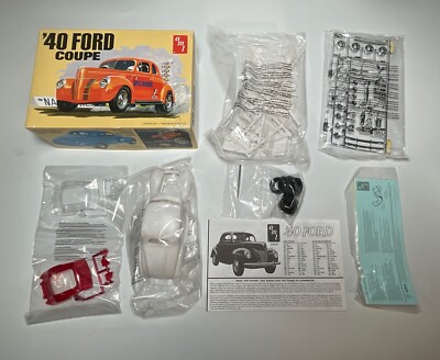 AMT 1/25 1940 フォード クーペ プラスチックモデルキット AMT1141 mxn26g8 Amazon.com: AMT 1940 Ford Coupe 1:25 Scale Model Kit : Arts