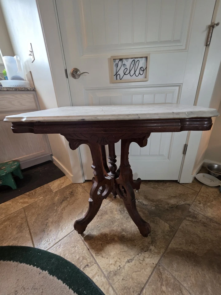 Antigua mesa de salón o auxiliar victoriana Eastlake de mármol de nogal c1880, Excellen Foto 3 de 4