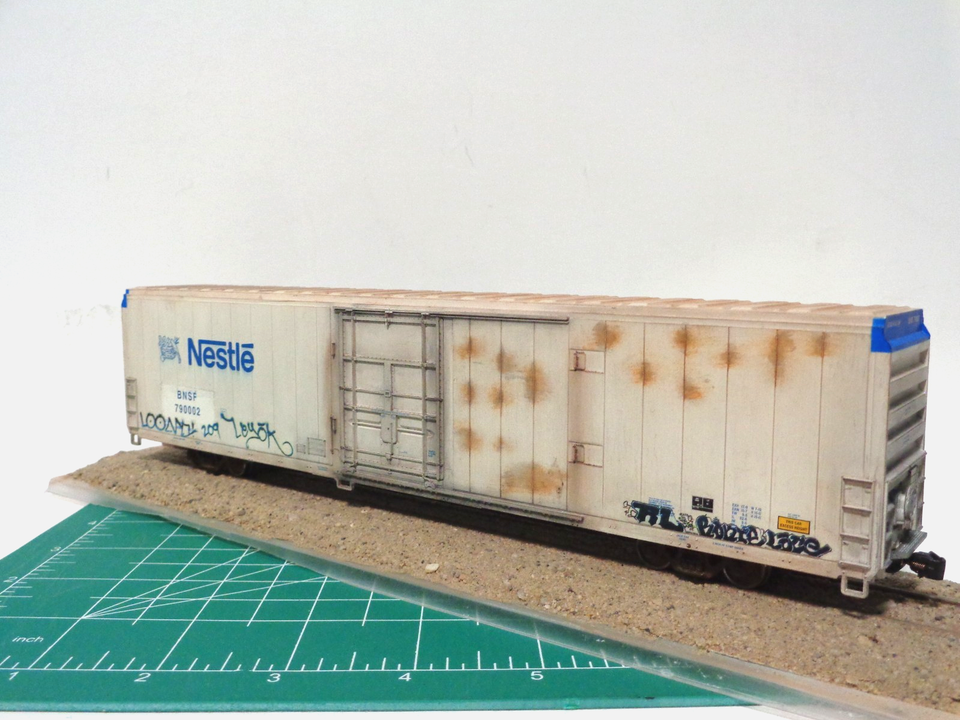 Walthers HO Custom Weathered w/Graffiti 70' Cryogenic Reefer BNSF ...