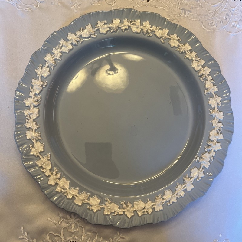 Wedgwood Barlaston Queen's Ware Grapevine 12”Round Chop Plate Cream on Lavender