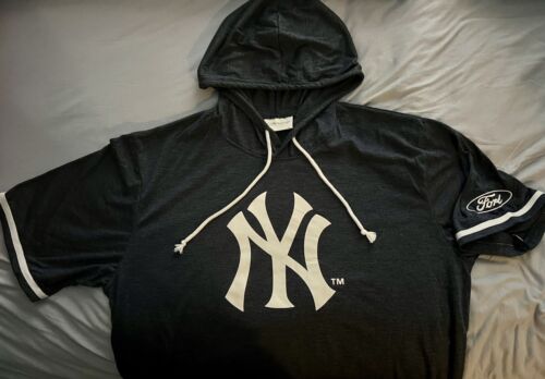 NY YANKEES SHORT SLEEVE HOODIE PULLOVER SHIRT SGA XL 8/21/2024 S/S
