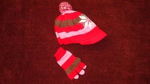 Hanna Andersson XS hat & ONE glove WARM AND CUTE