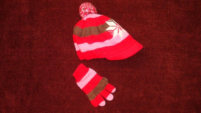 Hanna Andersson XS hat & ONE glove WARM AND CUTE