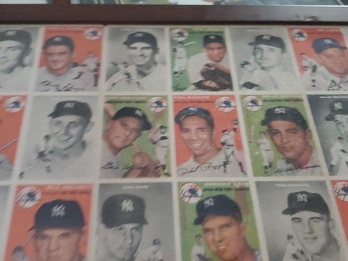 1954 TOPPS BASEBALL UNCUT SHEET FRAMED- YANKEES MANTLE, BERRA, FORD, & MORE - Picture 12 of 12