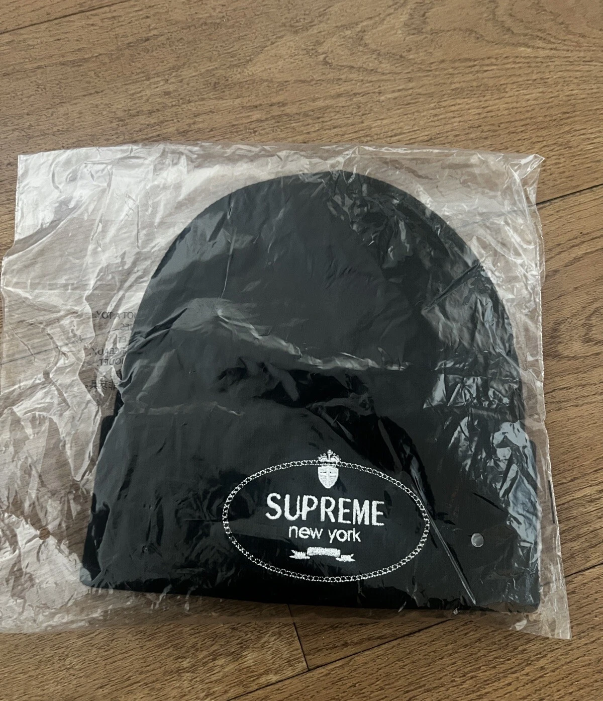 Bonnet Supreme Crest noir AW24 neuf