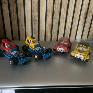 4 x Scalextric Autos für Ersatzteile oder Reparaturen Mini’s Fender Bender Stick Shifter