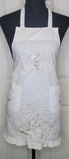 Vintage Full Apron Hand Embroidered Floral White Tie Waist Pockets Grannycore