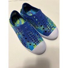 Boys size 13 shoes (s-143)