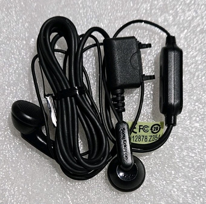 Genuine Sony Ericsson HPM-60 Headphones for K660i K750i K770i