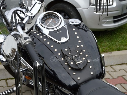 SUZUKI VOLUSIA VL800 C800 INTRUDER C50 BOULEVARD PELLE SERBATOIO PAD BAVAGLINO PANNELLO REGGISENO - Foto 7 di 9