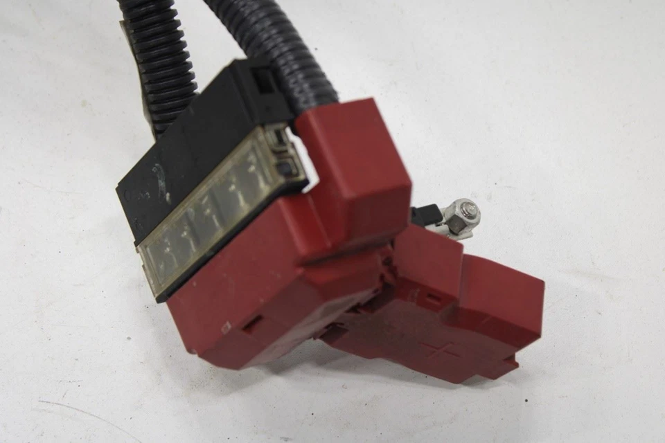 Nissan Rogue Sport SL 2021-22 2,0 L batería positiva soporte de enlace fusible con cable Foto 2 de 4