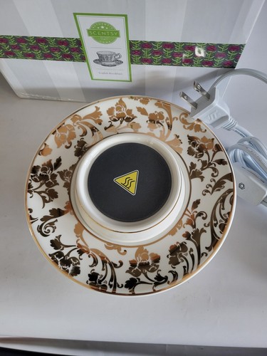 RETIRED SCENTSY ENGLISH BREAKFAST GOLD LEAF TEA CUP & SAUCER ELECTRIC WARMER - Picture 8 of 8