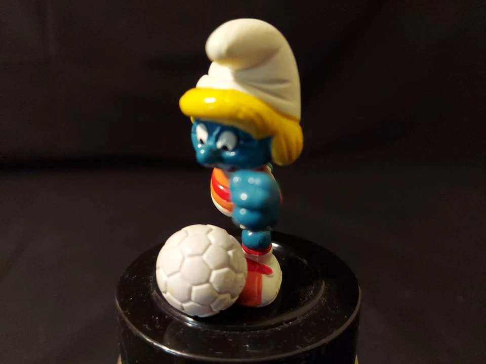 Pitufos 20163 Pitufina Fútbol Pitufo Figura De Colección Juguete PVC Estatuilla Foto 2 de 4