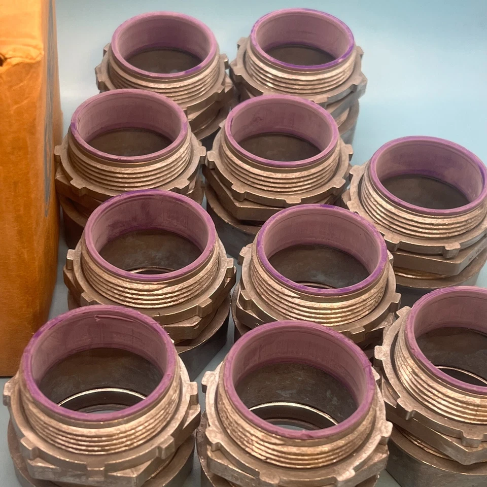 New Regal 605 1-1/2" EMT Compression Connector Box of 10 - Image 3 of 3