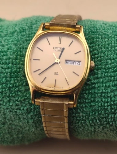 VTG Seiko Watch Women 22mm Gold Tone Dial Day date 3423-5040 works New Battery