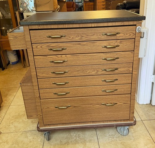 Capsa VM4-AP Medication Cart (7 Drawers)