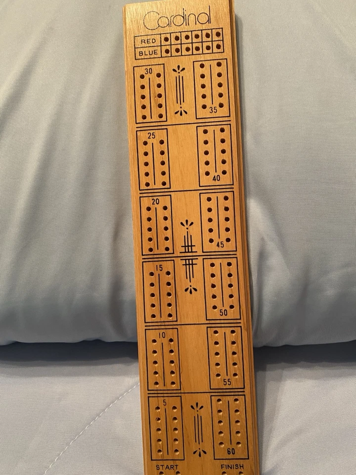 Vintage Cardinal's Wood Cribbage Board, Red & Blue Pegs - Image 3 of 4