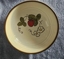 Poppy Trail CALIFORNIA STRAWBERRY~ Metlox  #778 Bowl