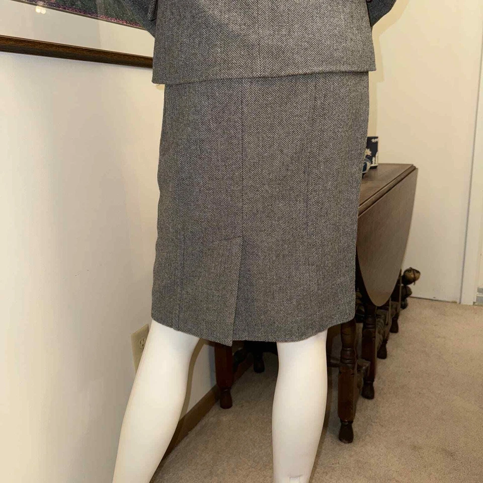 Falda lápiz Banana Republic gris mezcla lana talla 0 Foto 2 de 4