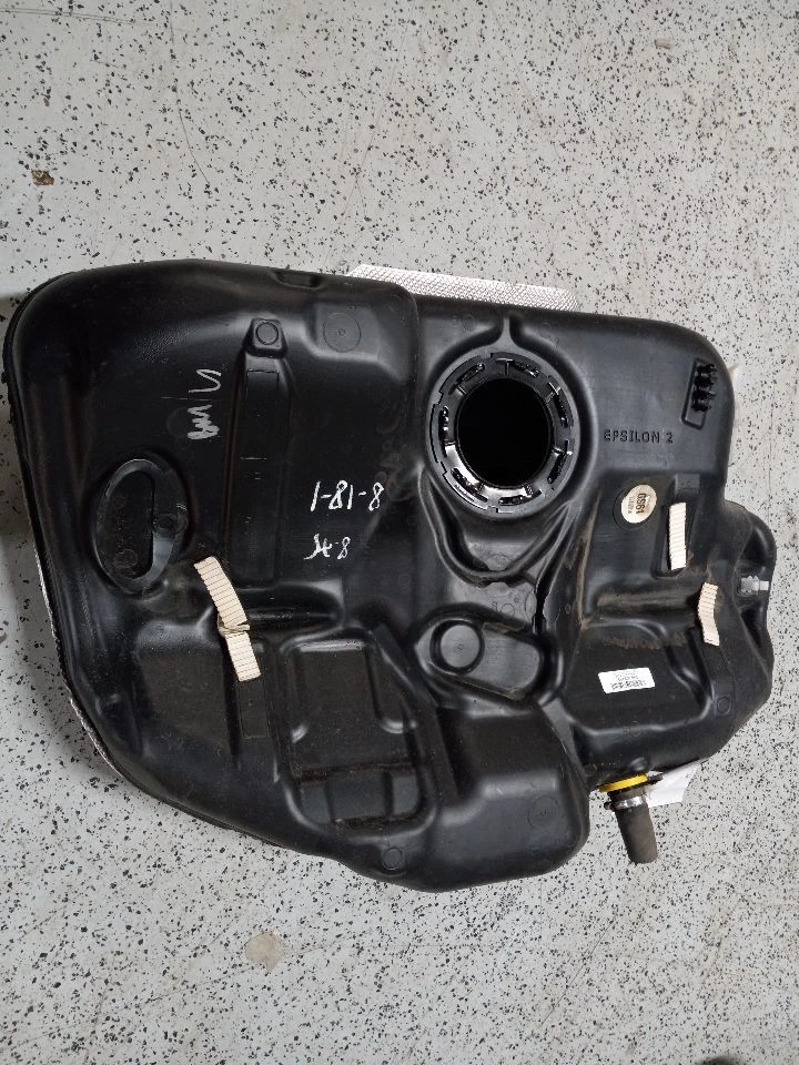 MONTAJE TANQUE DE COMBUSTIBLE PARA CADILLAC XTS 2013 - 2019 Foto 2 de 4