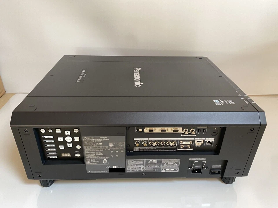 Panasonic PT-RZ21K 3-Chip DLP Laser Projektor 21000lm WUXGA 20000:1 Schwarz_49_5 - Bild 3 von 4