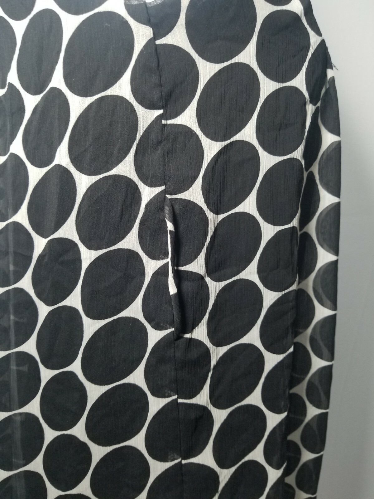 Women's Twenty One Sleeveless Polka Dot Long Tunic Top Black & White Size Small.