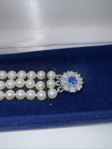 Camrose & Kross Jacqueline Kennedy JBK Faux Pearl & Swarovski Crystal Bracelet - Picture 4 of 6