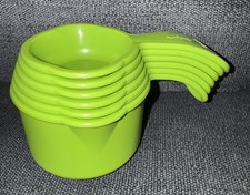 NUEVO Juego de 6 tazas medidoras Tupperware herramientas para hornear mango curvo en relieve VERDE