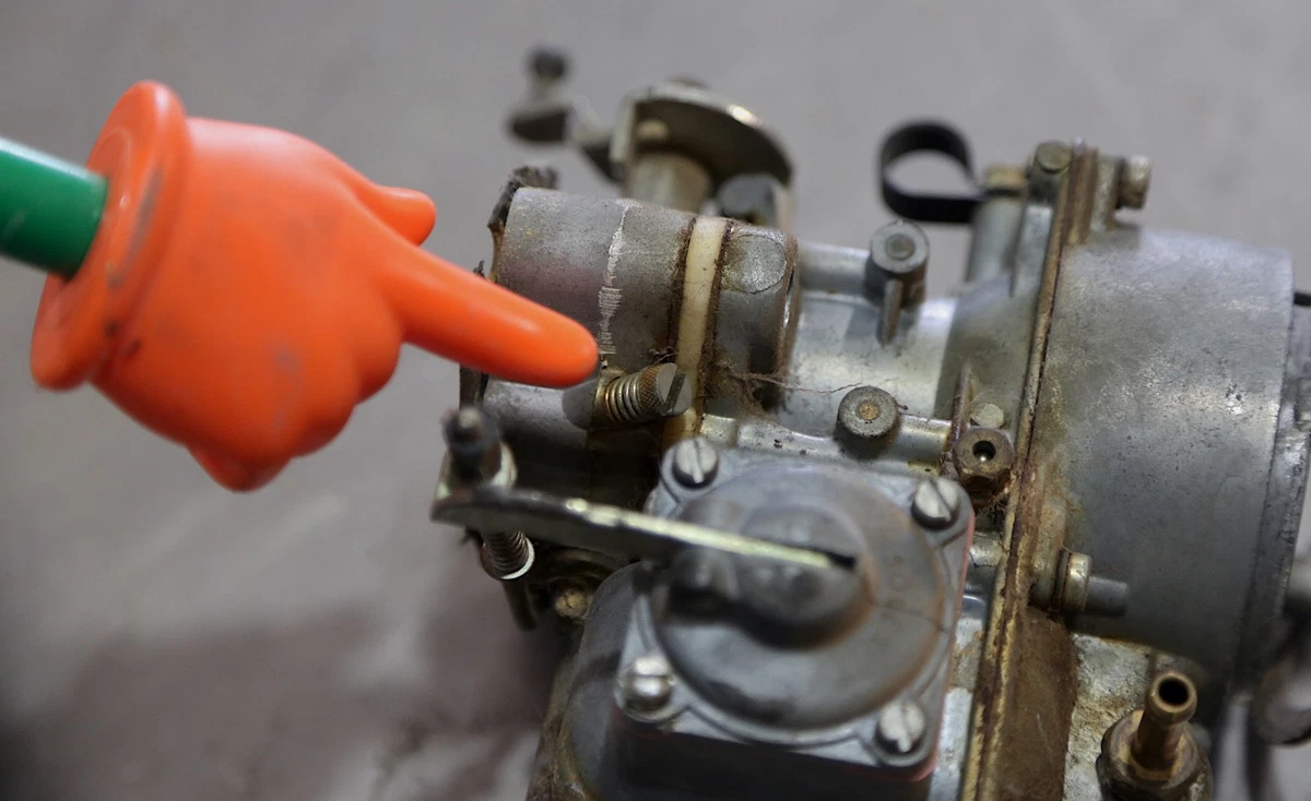 carburetor cleaning - air/fuel mixture screw