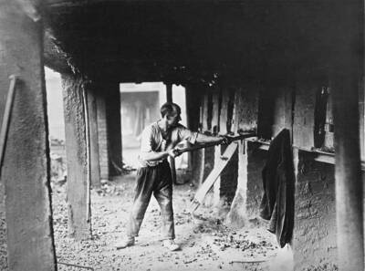 Worker stoking a furnace saltworks in Stafford 1920 OLD PHOTO