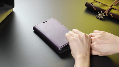 Custodia Premium in Pelle con Forte Magnete per iPhone 16 Pro