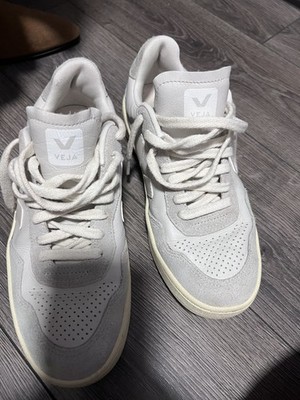 VEJA  Leather and Suede Low-Top Sneakers size 6