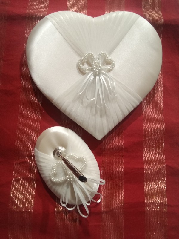 SATIN HEART WEDDING GUEST BOOK AND PEN HOLDER IVORY WITH BEADED HEARTS