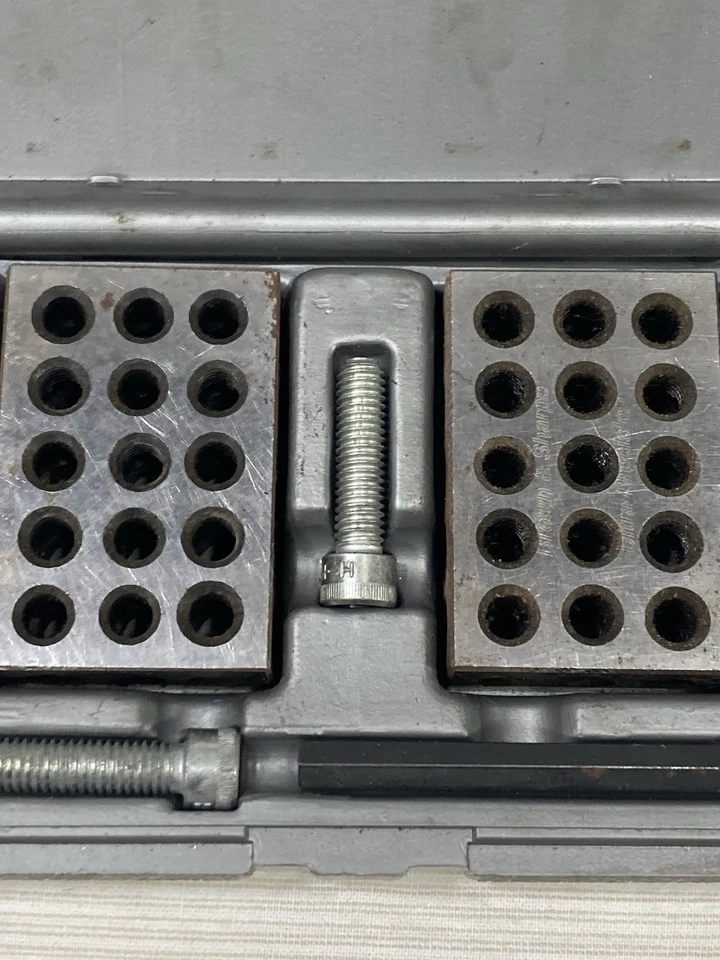 Brown & Sharpe 1-2-3 Blocks Kit 599-750-10 Ultra Precision 2 Block Set W/ Case - Image 3 of 4