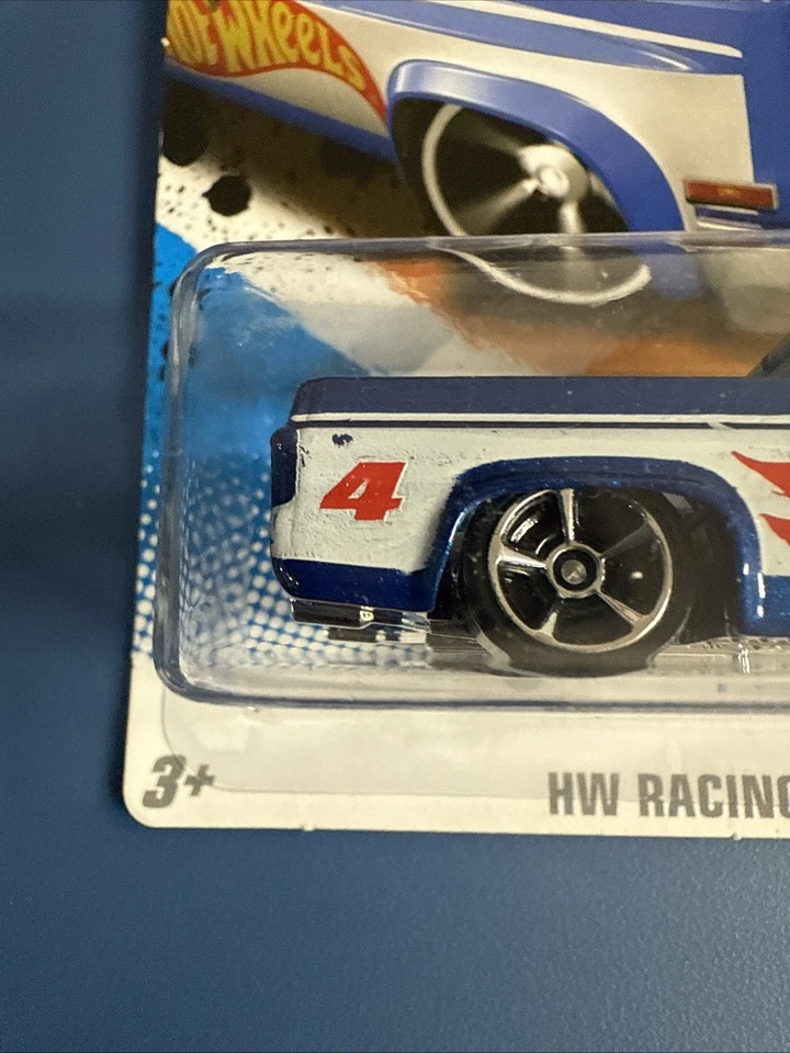 Chevy Silverado 2011 Hot Wheels HW Racing 83 # 6/10 A10 Foto 3 de 4