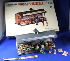 O/S - Plasticville - #1923 Fruit Stand - COMPLETE - Painted - Excellent - Box