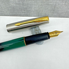Parker FRONTIER Fountain Pen - Stainless/Gold + black/green, med nib UK, code Q