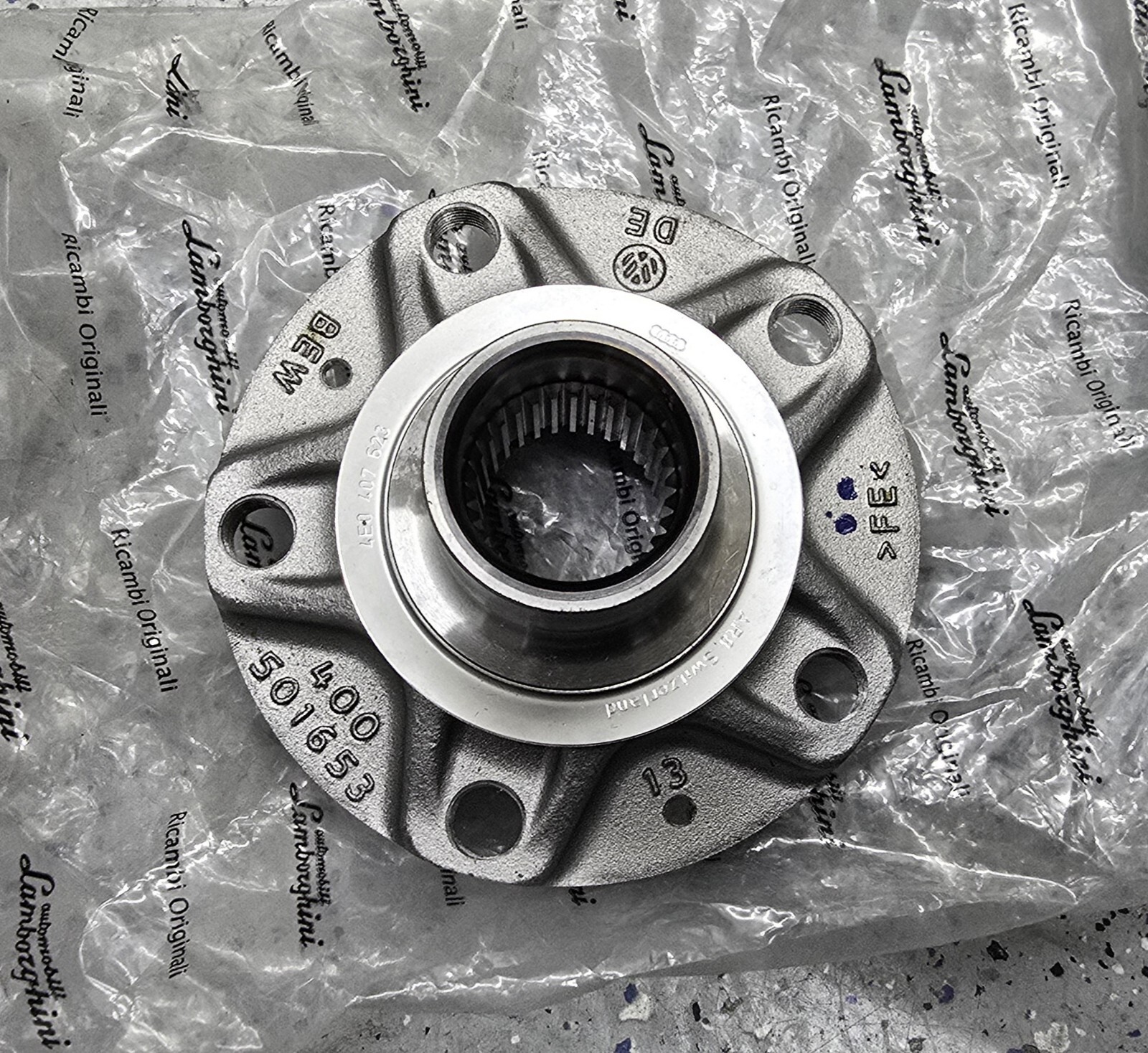 Lamborghini Gallardo Audi R8 Wheel Hub Flange Stub Axle Bearing 33