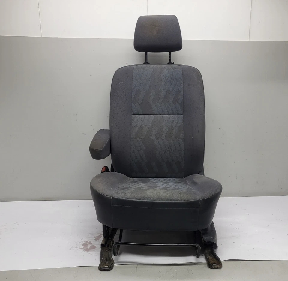 Ford Transit Connect - Fahrersitz Sitz Vorne Links (99) - Bild 1 von 4