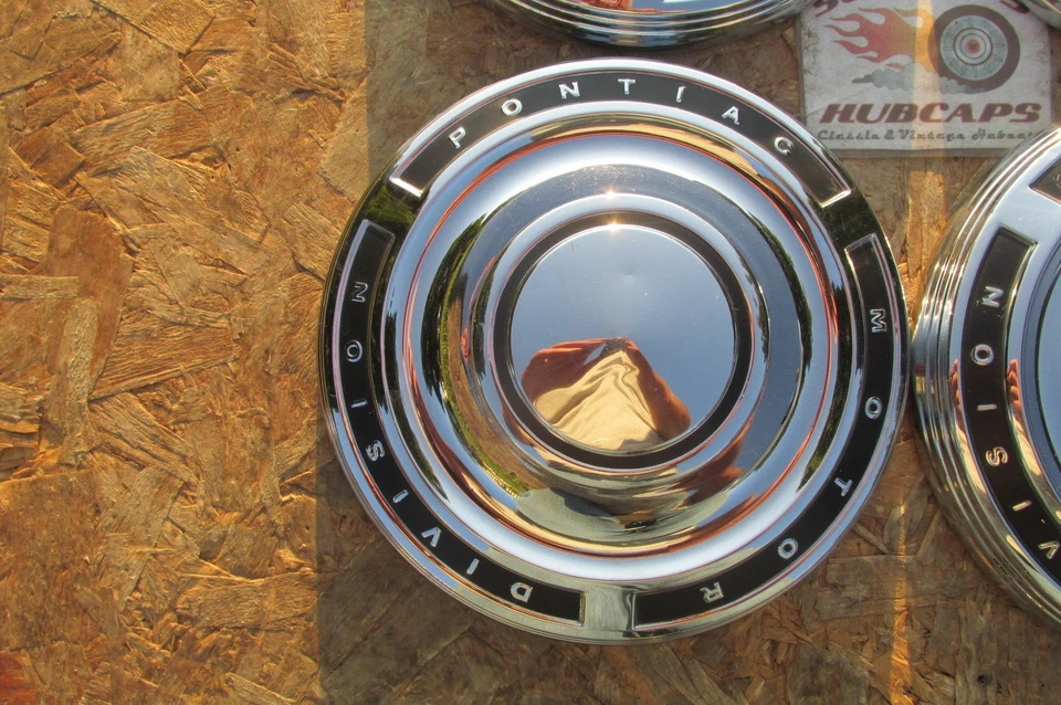 1962, 1963 Pontiac Tempest Pobreza Perro Plato Tapacubos Juego de 4, 9 1/4" Foto 2 de 4