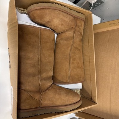 UGG Australia Women s Classic Tall. 5815 W / CHE Size 9 With Box