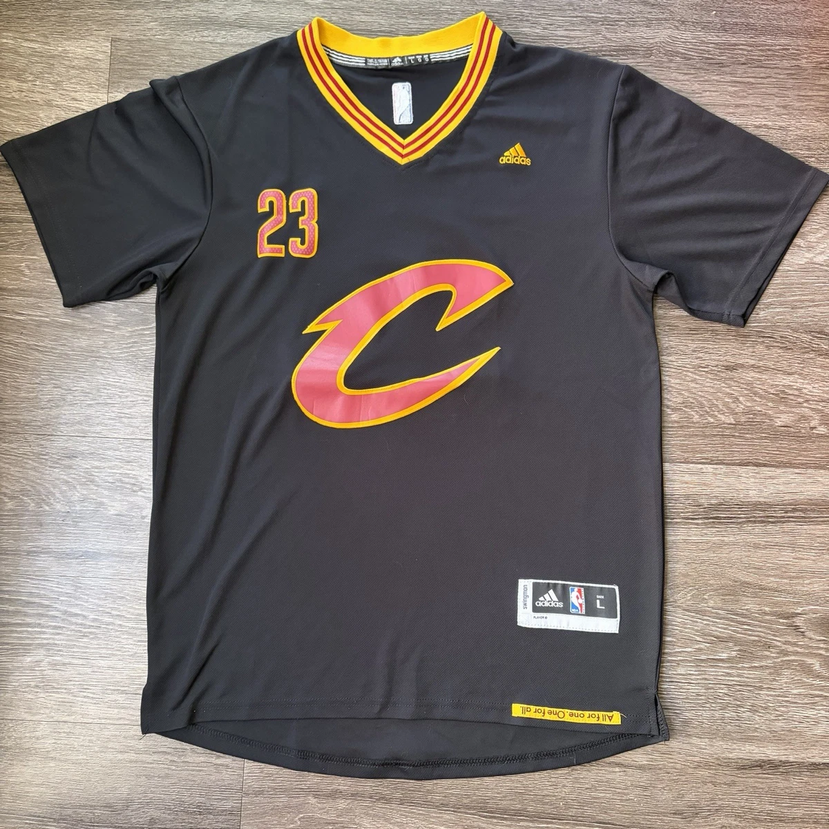 【M未使用美品】レブロン CAVS ユニフォーム　黒色半袖 Cleveland Cavaliers LeBron James Black NBA Fan Apparel & Souvenirs
